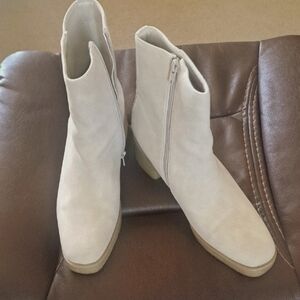 9.5  COCONUTS BY MATISSE DUKE PLATFORM BOOT